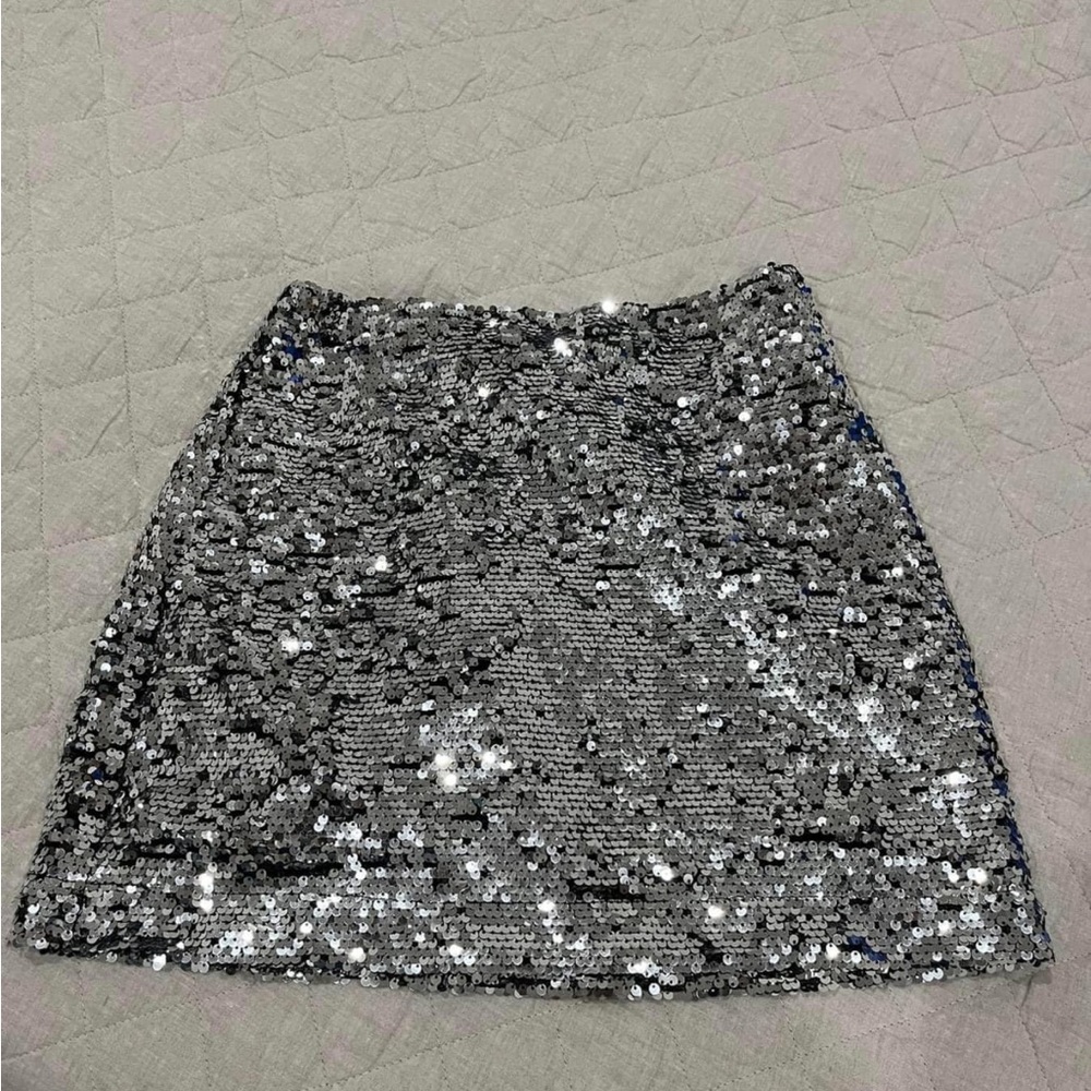 Urban outfitter silver sequin skirt never worn!